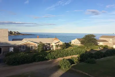 Image de Spectlair Ocean Views. Private Beach.