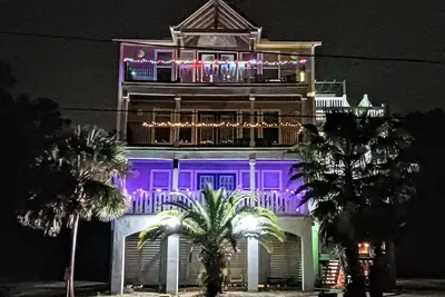 Image de Disponible pour le week-end de la fête du travail!