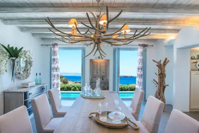 Image de Villa Aelia De Luxe avec vue mer et piscine
