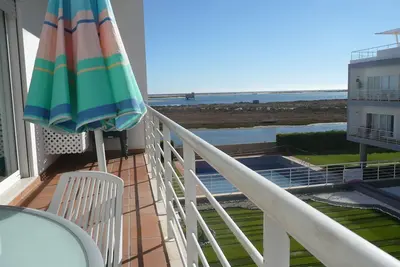 Image de appart 100m² vue bord de mer parking privé, piscine. Disponibilité 10/09/ 2025