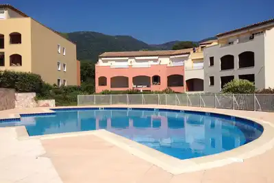 Image de Appartement rez-de-chaussée, terrasse, jardin, près centre, plages, rénové totale! !