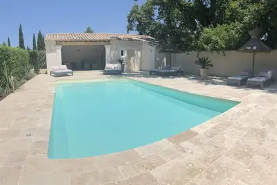 Image de Superbe villa - pool-house piscine cloturée chauffée - jardin arboré 4000m²