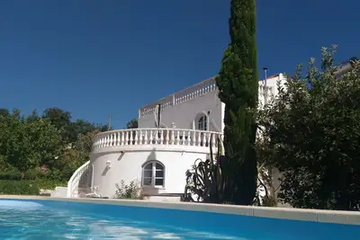 Image de Jolie maison ancienne tout confort au centre de l'Algarve avec piscine.