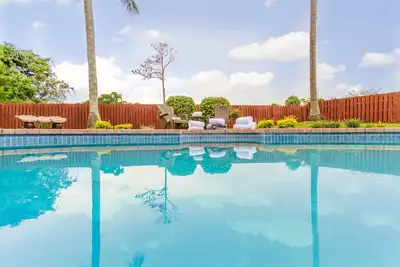Image de Full House - Heart of Boca Raton - Superbe avec superbe piscine et grande terrasse