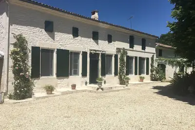 Image de Superbe propriété familiale, spacieuse, dans écrin de verdure et 30 min Mesche