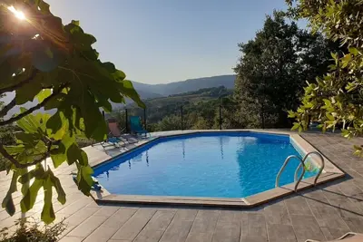Image de Cadre idyllique entre mer et montagne. \nPiscine, 2 logements, 6 pers. idéal 4