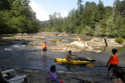 Image de White Water River Cabin près de Helen, Ga-Kayak, tube, poisson, randonnée, dans la région viticole