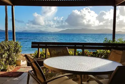 Image de Image parfaite! Condo de luxe en bord de mer avec des vues panoramiques spectaculaires