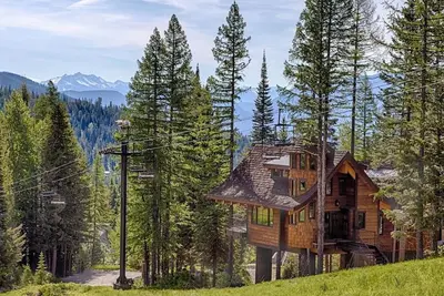 Image de Slopeside avec bain à remous privé Treetop-2 Bdm / 2 Bath Luxury Ski-in / Ski-out