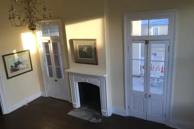 Image de Downtown-One-of-a-Kind résidence de luxe romantique 5br, 3ba pour 10 à 12 personnes