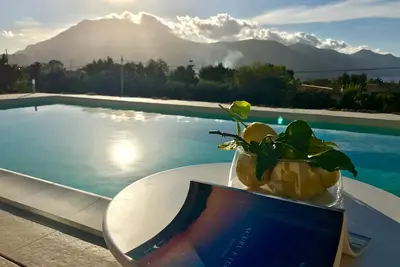 Image de piscine et vue mer, à 5 minutes de Scopello et de la réserve du Zingaro