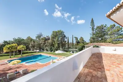 Image de Villa 5 chambres, Tennis et piscine chauffée, situation exceptionelle