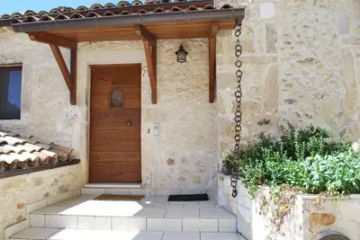 Image de Maison En Pierre J'adore Majella pour 6 personnes, deux chambres, 1 salle de bain