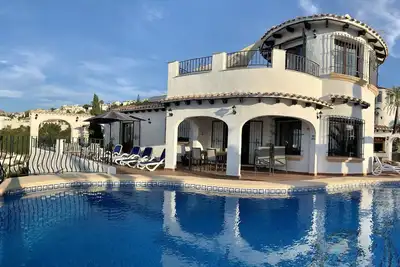 Image de Luxe villa de 4 chambres - 10 places - piscine privée chauffée - imprenable sur mer