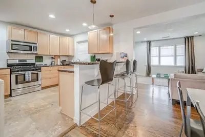 Image de Nouveau! Jefferson Park Green Cottage - 15 Mins Centre Ville Et Aeroport + Parking Gratuit!