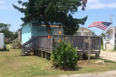 Image de Cozy Island Cottage, situé au coeur du village
