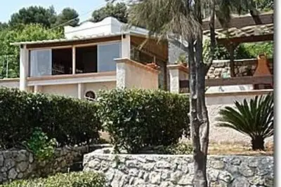Image de Castro: Maison avec accès privé à la mer