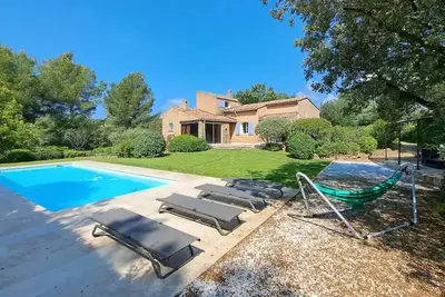 Image de Villa avec piscine chauffée, 4 chambres climatisées pour 8 adultes et 2 enfants