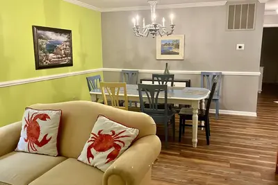 Image de 1er étage 3br 2Bath Oceanfront w / piscine! Maintenant Ouvert Du 8/24 au 8/30 Appel À RÉDUCTION!