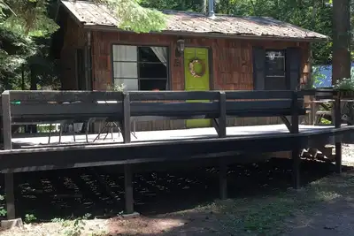 Image de Chalet confortable près de la rivière, du lac et de l'accès à la randonnée.