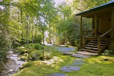 Image de Secluded & Prestige 'Waterfall Cabin' Bordé par 8. 000 Acre Forest, WiFi