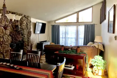 Image de Condo de luxe 4br / 3ba au coeur d'East Vail