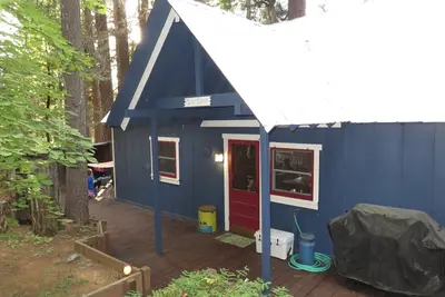 Image de Cabine confortable avec une courte promenade pour voler dans Lake / Blue Lake Springs