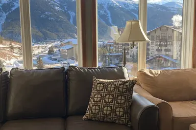 Image de Penthouse de coin télémark spatieux avec deux bains et fenêtres supplémentaires pour la lumière du soleil