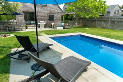 Image de Maison familiale avec piscine chauffée à l'eau salée