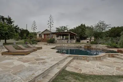 Image de Beautiful Hill Country Retreat! !