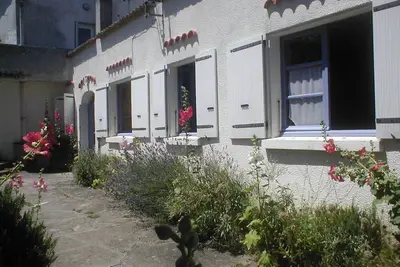 Image de Joli maison au bord de la mer. A pied les plages, commerce et centre ville. Wifi