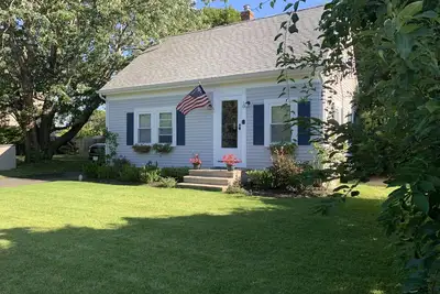 Image de Promenade à la plage, ferries, centre-ville, récemment rénové, animaux acceptés