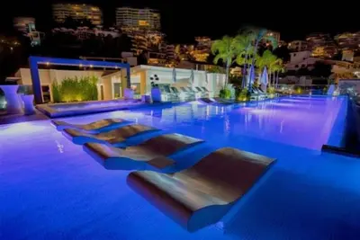 Image de D'une terrasse Demeure de Prestige 305