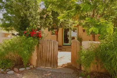 Image de Romantique Adobe Cottage niché dans la vallée de San Cristobal