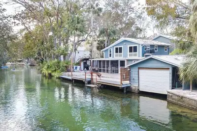 Image de Belle maison au bord de la rivière - Meilleur sur le Weeki Watchee