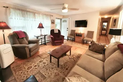 Image de Pristine Ranch, au centre, entièrement équipé, près de Bdl, beaucoup d'espace d'entrée et de sortie