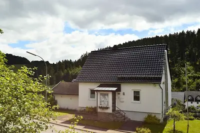 Image de Maison de vacances moderne à Deifeld avec jardin privé