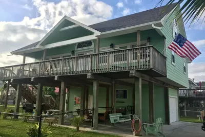 Image de * Abordable * - 3Bd / 2Ba - Animaux acceptés - à distance de marche de la plage et de la baie! ! ! !