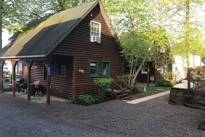 Cabine 3 - Bord de l'eau - Three Pines Lodging & Marina