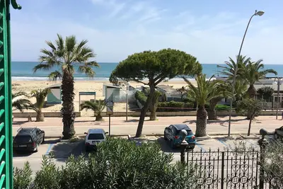 Image de nouveau studio loft marque de première ligne de mer