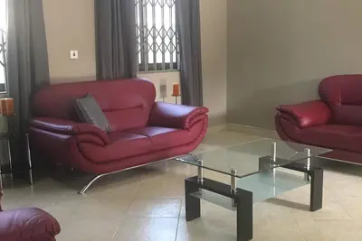 Image de Pourquoi partager quand vous pouvez tout avoir pour vous dans cette belle maison nommée