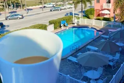 Image de Vues fabuleuses sur le golfe depuis votre terrasse privée. À quelques pas de la plage.