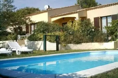 Image de Appartement T2 + piscine à Aurons-7 km Salon de Provence & 25km Aix en Provence