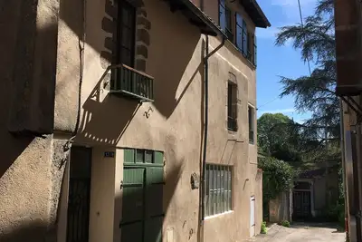 Image de 4 chambres, 2 salles de bain, maison médiévale au coeur de Confolens