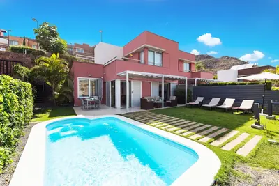 Image de Villa De Golf Exclusif Avec Piscine PRIVÉ Chauffe