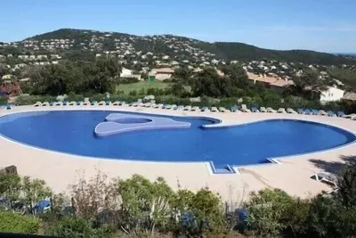 Image de Super T2 aux Issambres 5 lits loggia & Jardin privé avec vue mer piscine tennis