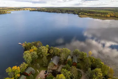 Image de Chalet confortable et loft sur une péninsule privée sur le lac des Prairies - Chalet 2
