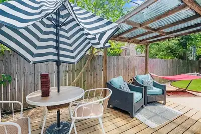 Image de Aggieland Cottage à pied A & M campus w / Wi-Fi