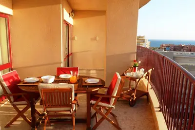 Image de Appartement Luxueux Avec 2 Chambres Proche de la mer