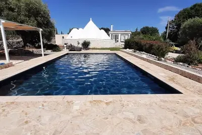 Image de Trullo Et Villa Avec 8/12 Lits Avec Piscine, Barbecue, Buanderie, Parking